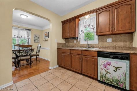 1369 Cranover Road Lyndhurst OH 44124