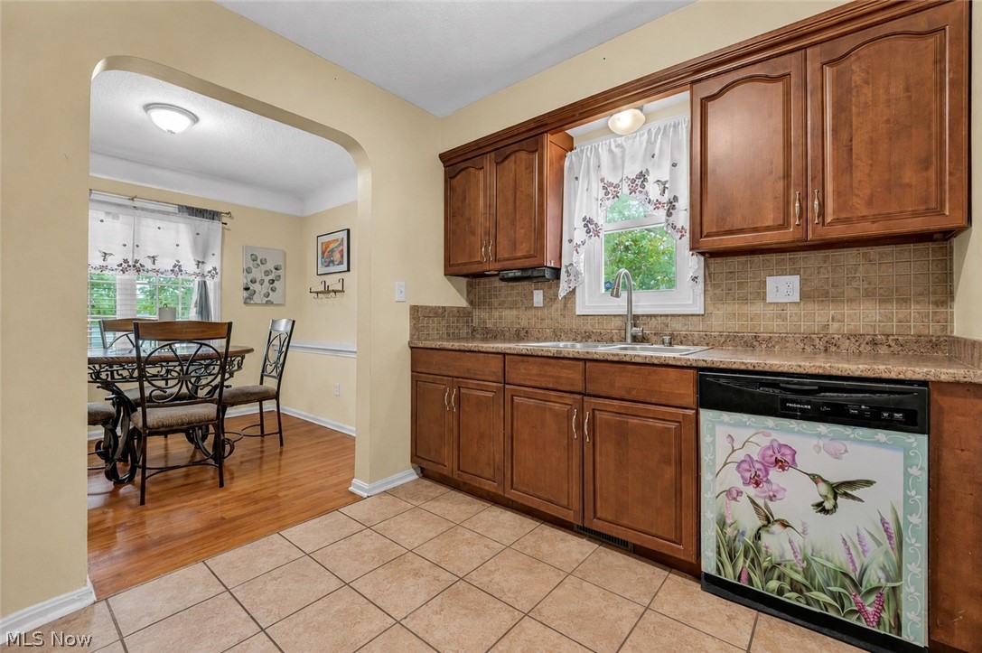 1369 Cranover Road Lyndhurst OH 44124