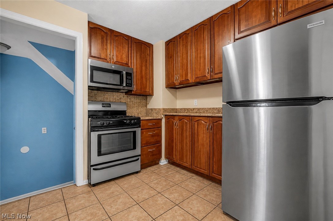 1369 Cranover Road Lyndhurst OH 44124