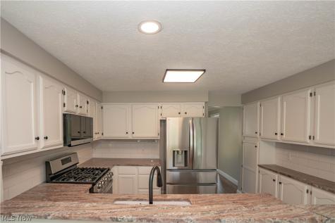 2888 Saint Albans Circle NW North Canton OH 44720