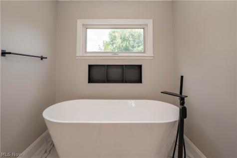 2888 Saint Albans Circle NW North Canton OH 44720