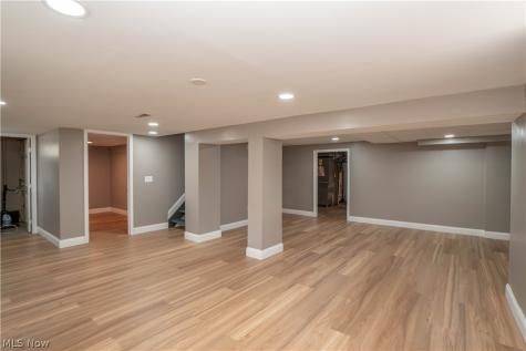 2888 Saint Albans Circle NW North Canton OH 44720