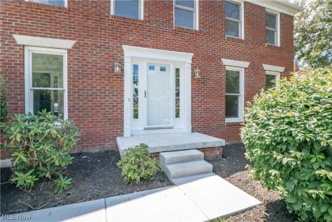 2888 Saint Albans Circle NW North Canton OH 44720
