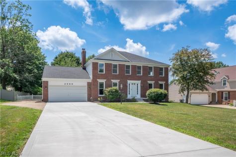 2888 Saint Albans Circle NW North Canton OH 44720