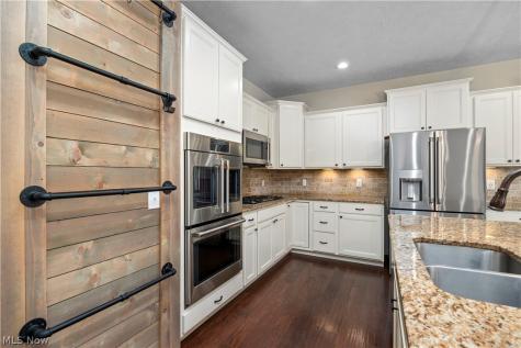 19126 Ledgestone Drive Strongsville OH 44149