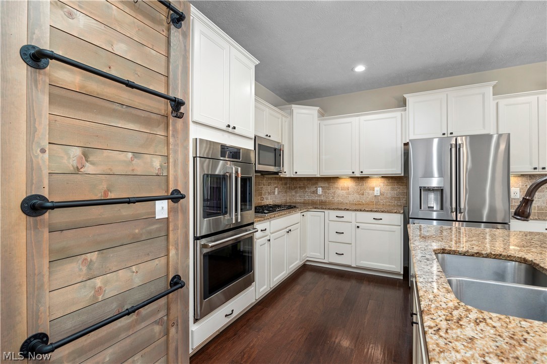 19126 Ledgestone Drive Strongsville OH 44149