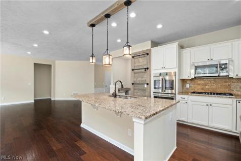 19126 Ledgestone Drive Strongsville OH 44149