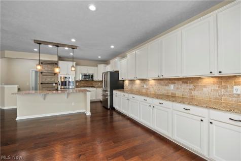 19126 Ledgestone Drive Strongsville OH 44149