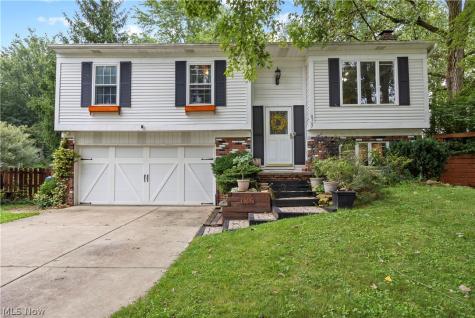 8567 Brentwood Drive Olmsted Twp OH 44138