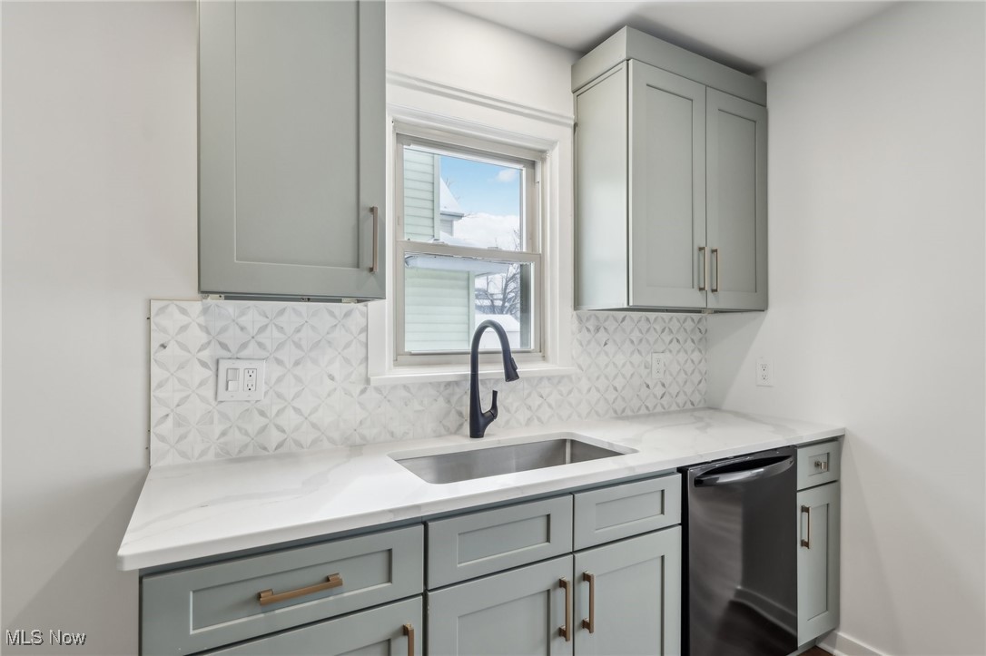 1354 Phelps Avenue Lakewood OH 44107