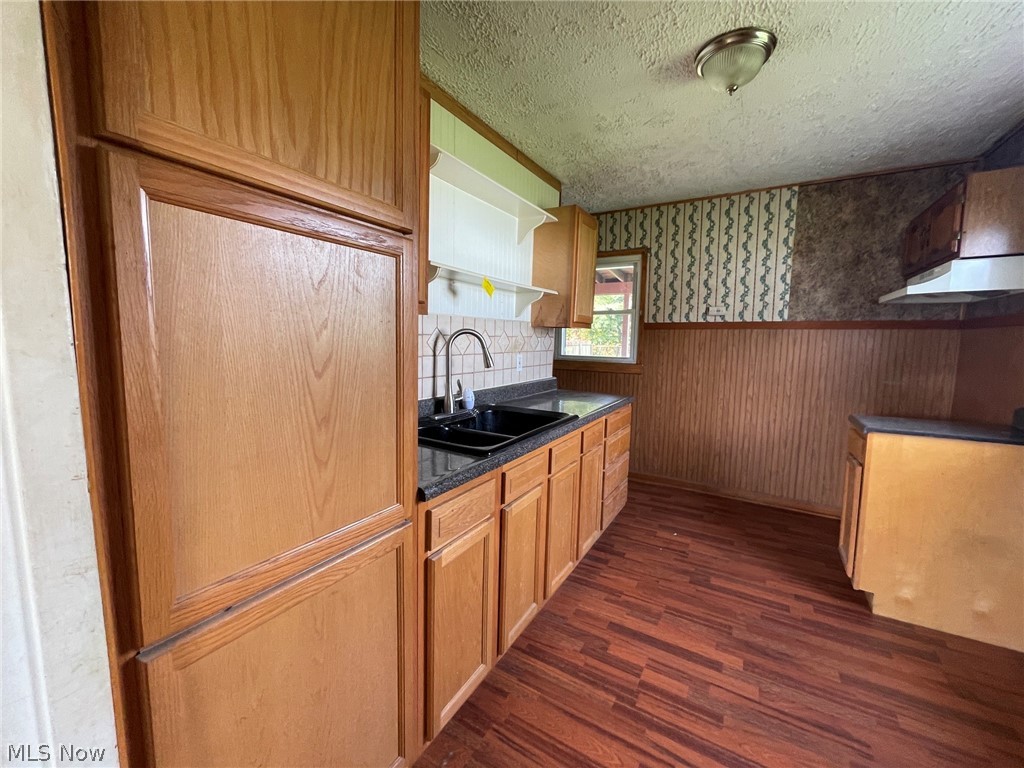 1933 Bollinger Avenue NE Canton OH 44705