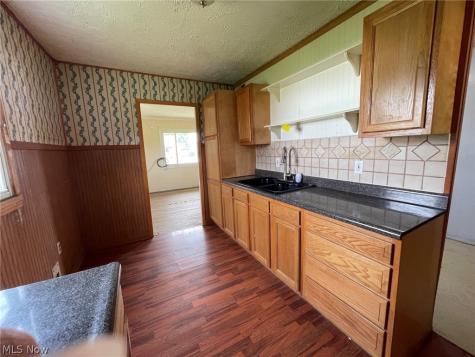 1933 Bollinger Avenue NE Canton OH 44705