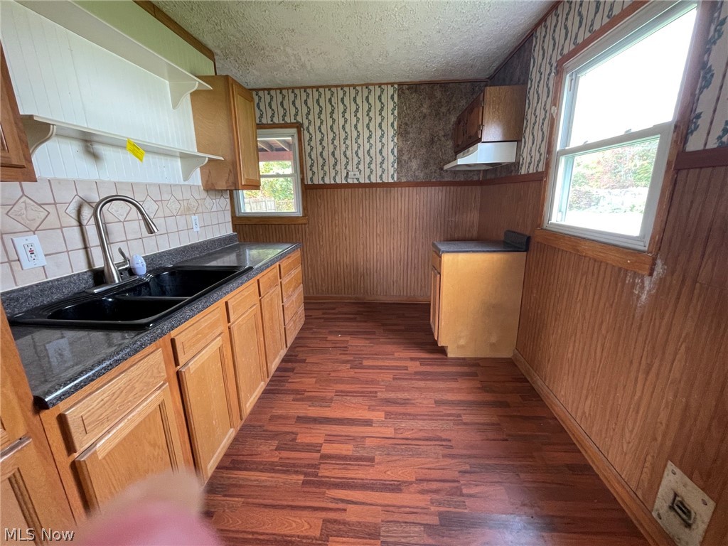 1933 Bollinger Avenue NE Canton OH 44705