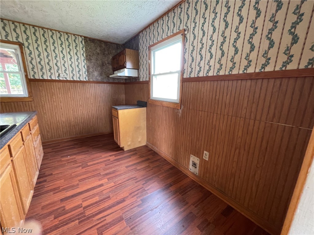 1933 Bollinger Avenue NE Canton OH 44705
