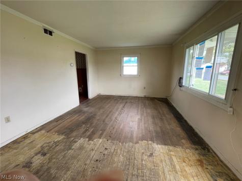 1933 Bollinger Avenue NE Canton OH 44705