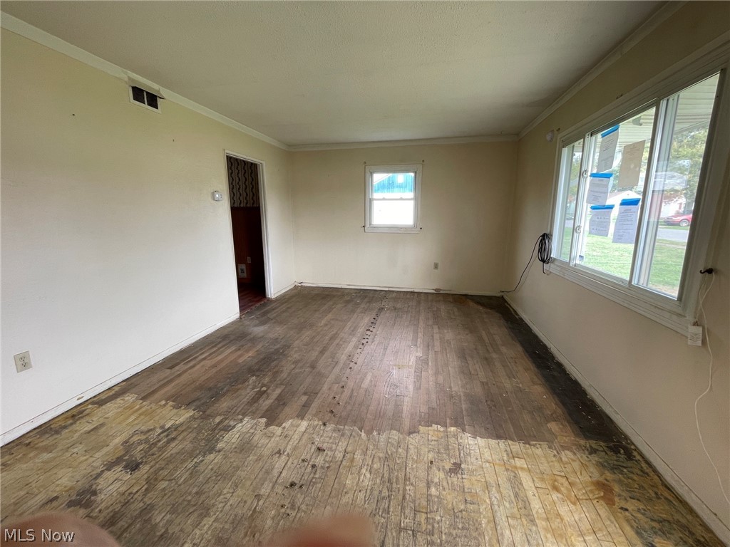 1933 Bollinger Avenue NE Canton OH 44705