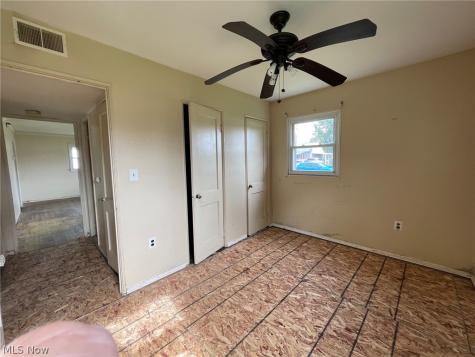 1933 Bollinger Avenue NE Canton OH 44705