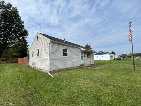 1933 Bollinger Avenue NE Canton OH 44705