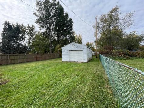 1933 Bollinger Avenue NE Canton OH 44705