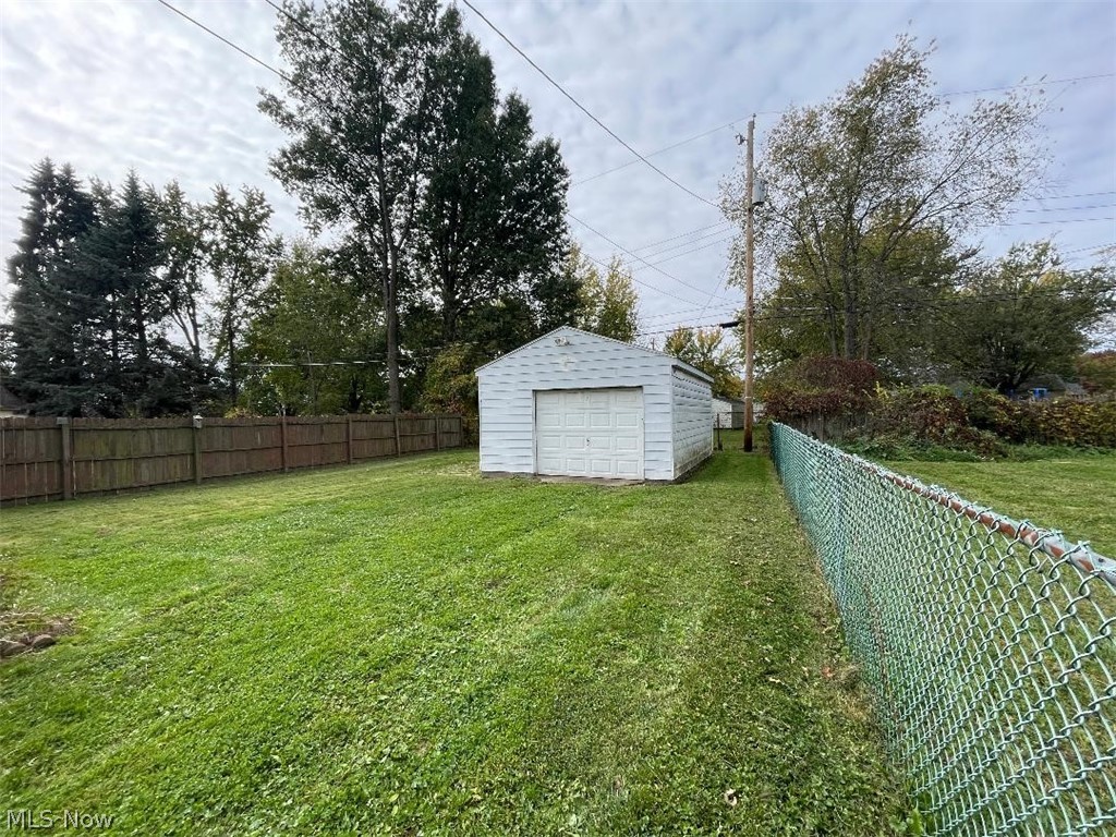 1933 Bollinger Avenue NE Canton OH 44705