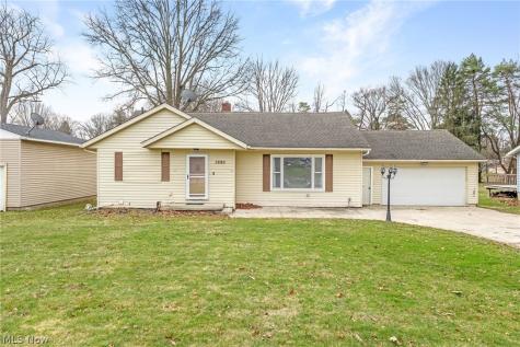 3290 Sweitzer Street NW Uniontown OH 44685