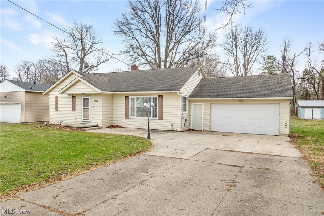 3290 Sweitzer Street NW Uniontown OH 44685