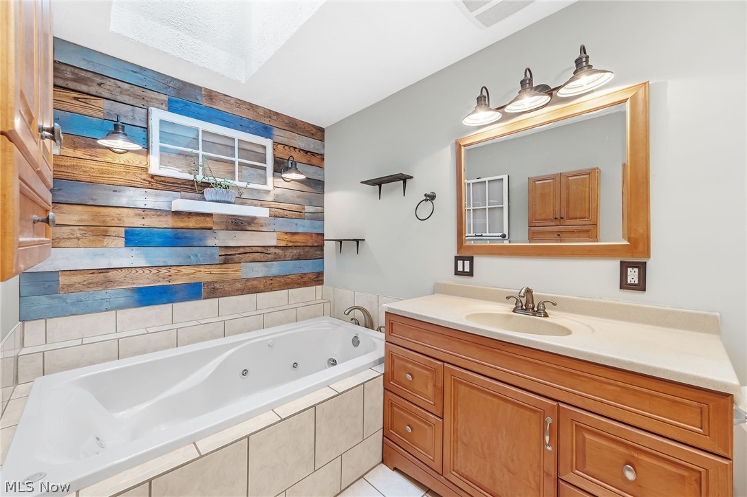 3290 Sweitzer Street NW Uniontown OH 44685