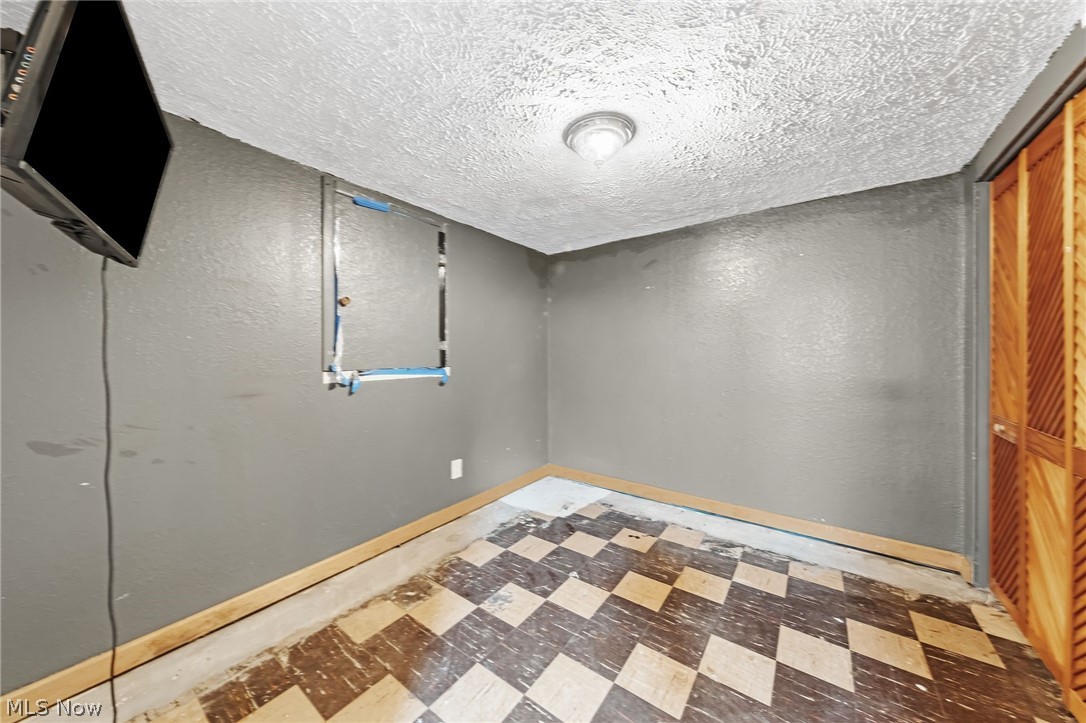 3290 Sweitzer Street NW Uniontown OH 44685