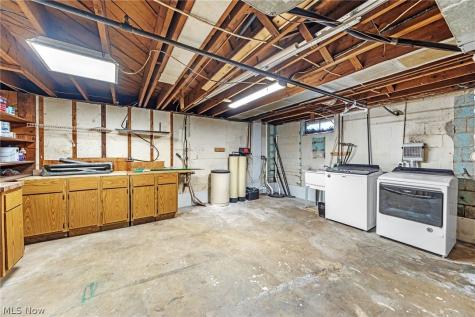 3290 Sweitzer Street NW Uniontown OH 44685