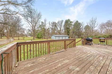 3290 Sweitzer Street NW Uniontown OH 44685