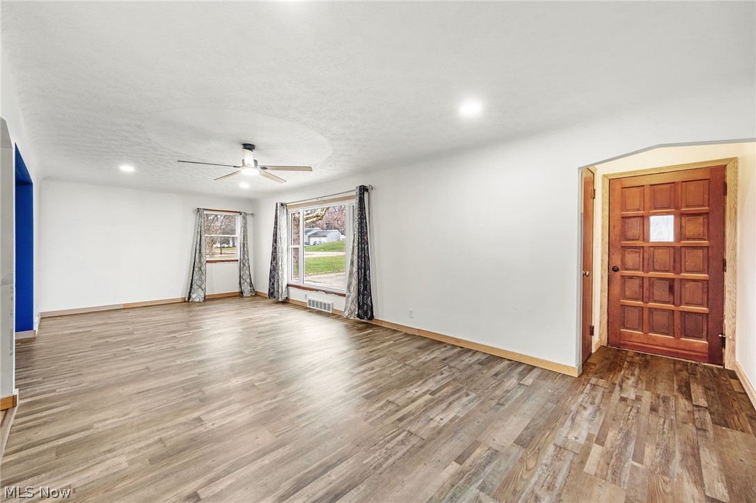 3290 Sweitzer Street NW Uniontown OH 44685