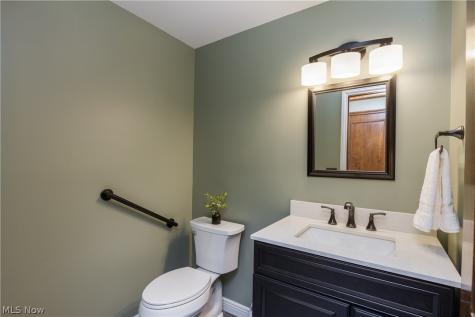 1424 Stonington Road NW North Canton OH 44720
