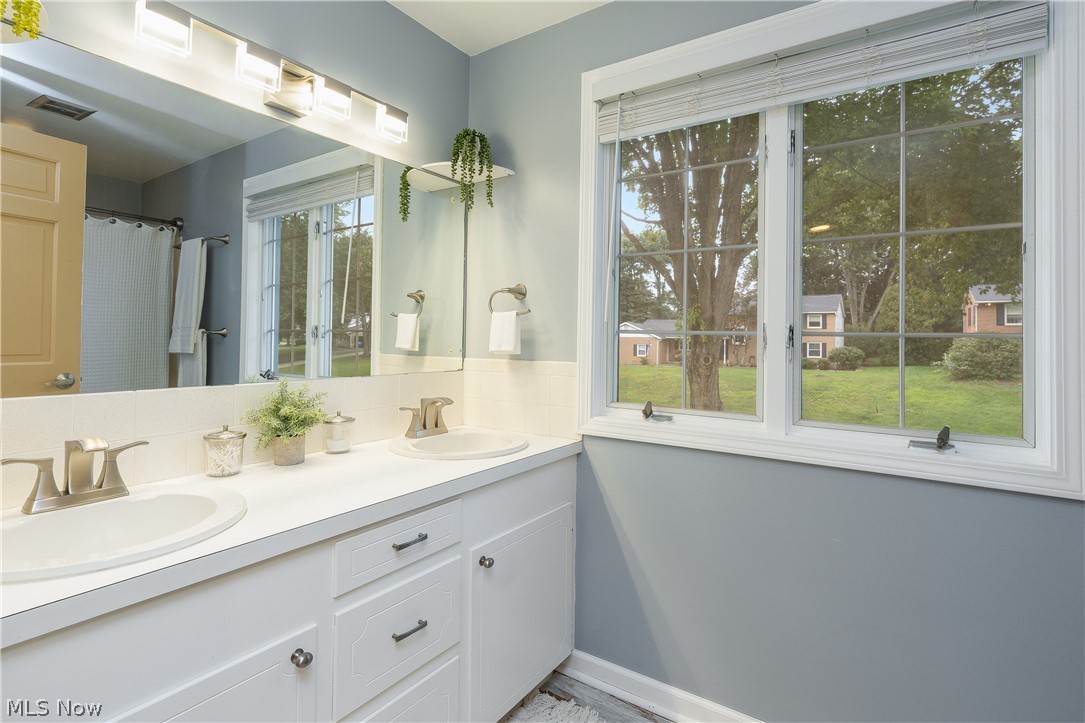 1424 Stonington Road NW North Canton OH 44720