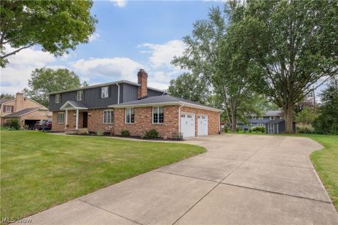 1424 Stonington Road NW North Canton OH 44720