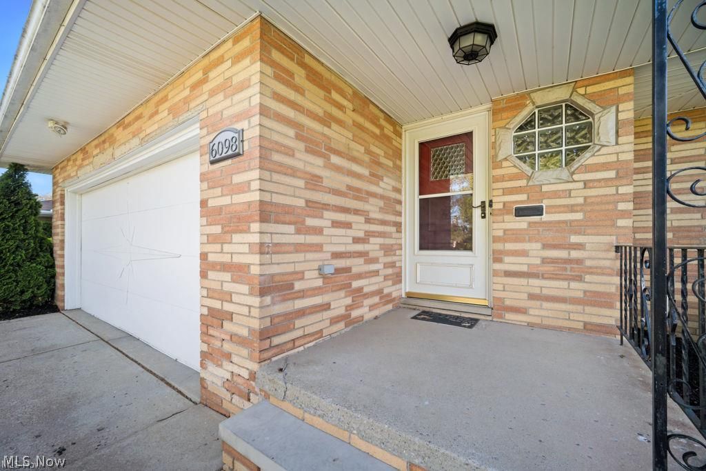 6098 St Joseph Drive Seven Hills OH 44131