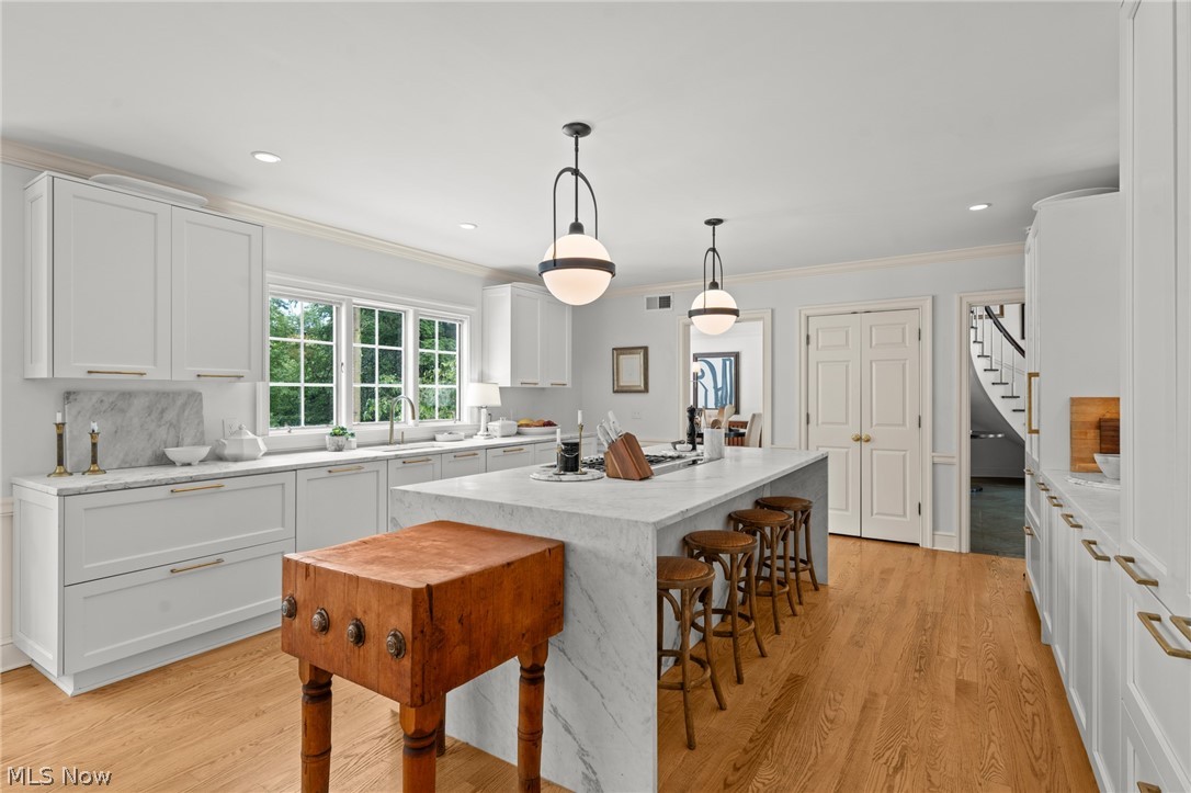 1249 W Hill Drive Gates Mills OH 44040