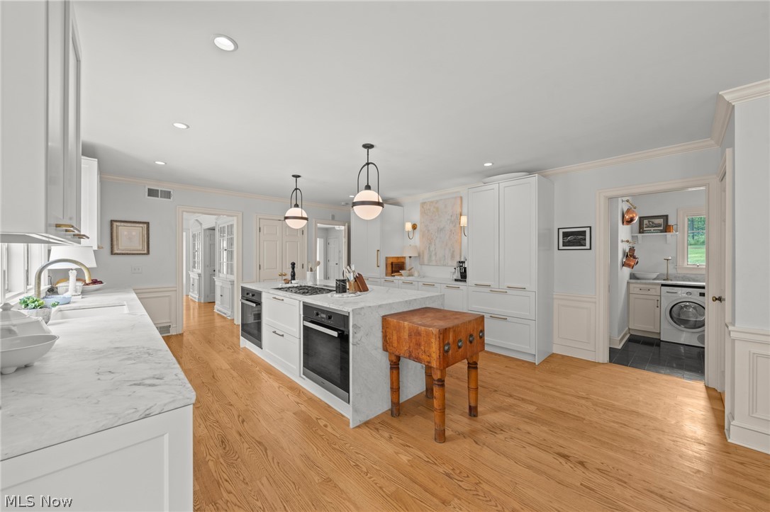 1249 W Hill Drive Gates Mills OH 44040