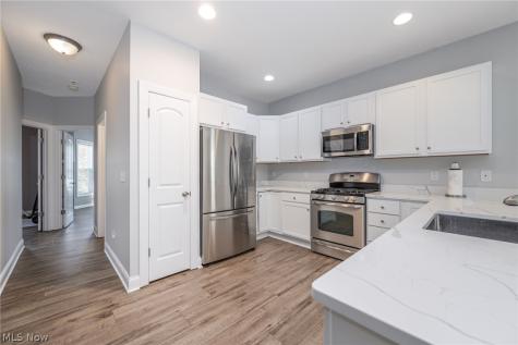 123 Quartz Avenue Peninsula OH 44264