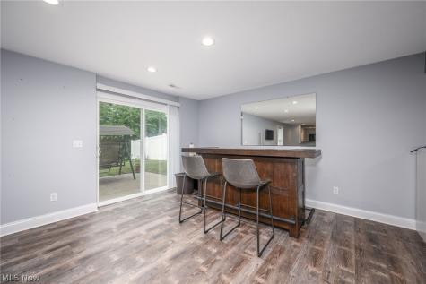 123 Quartz Avenue Peninsula OH 44264