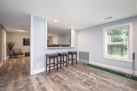 123 Quartz Avenue Peninsula OH 44264