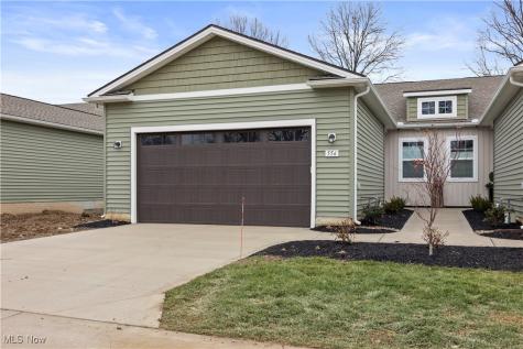 556 Eldemire Lane Elyria OH 44035
