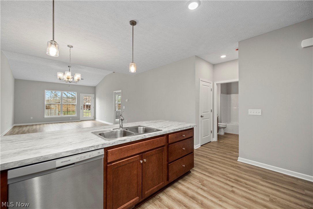 556 Eldemire Lane Elyria OH 44035