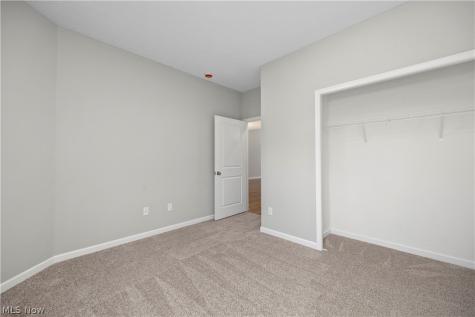 556 Eldemire Lane Elyria OH 44035