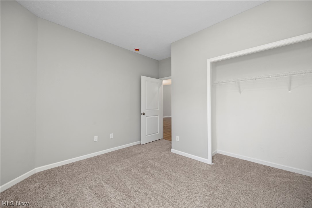 556 Eldemire Lane Elyria OH 44035