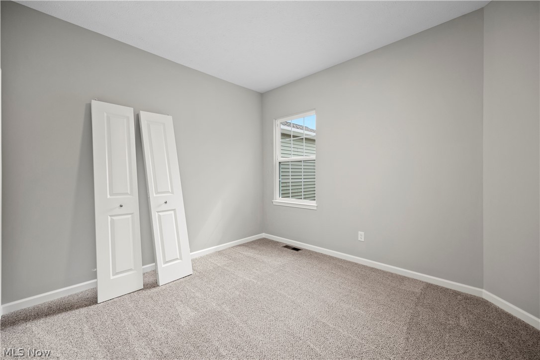 556 Eldemire Lane Elyria OH 44035