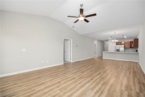 556 Eldemire Lane Elyria OH 44035