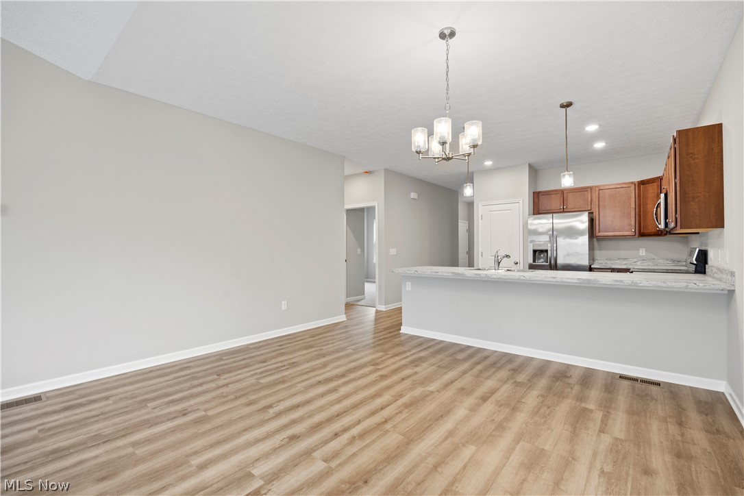 556 Eldemire Lane Elyria OH 44035