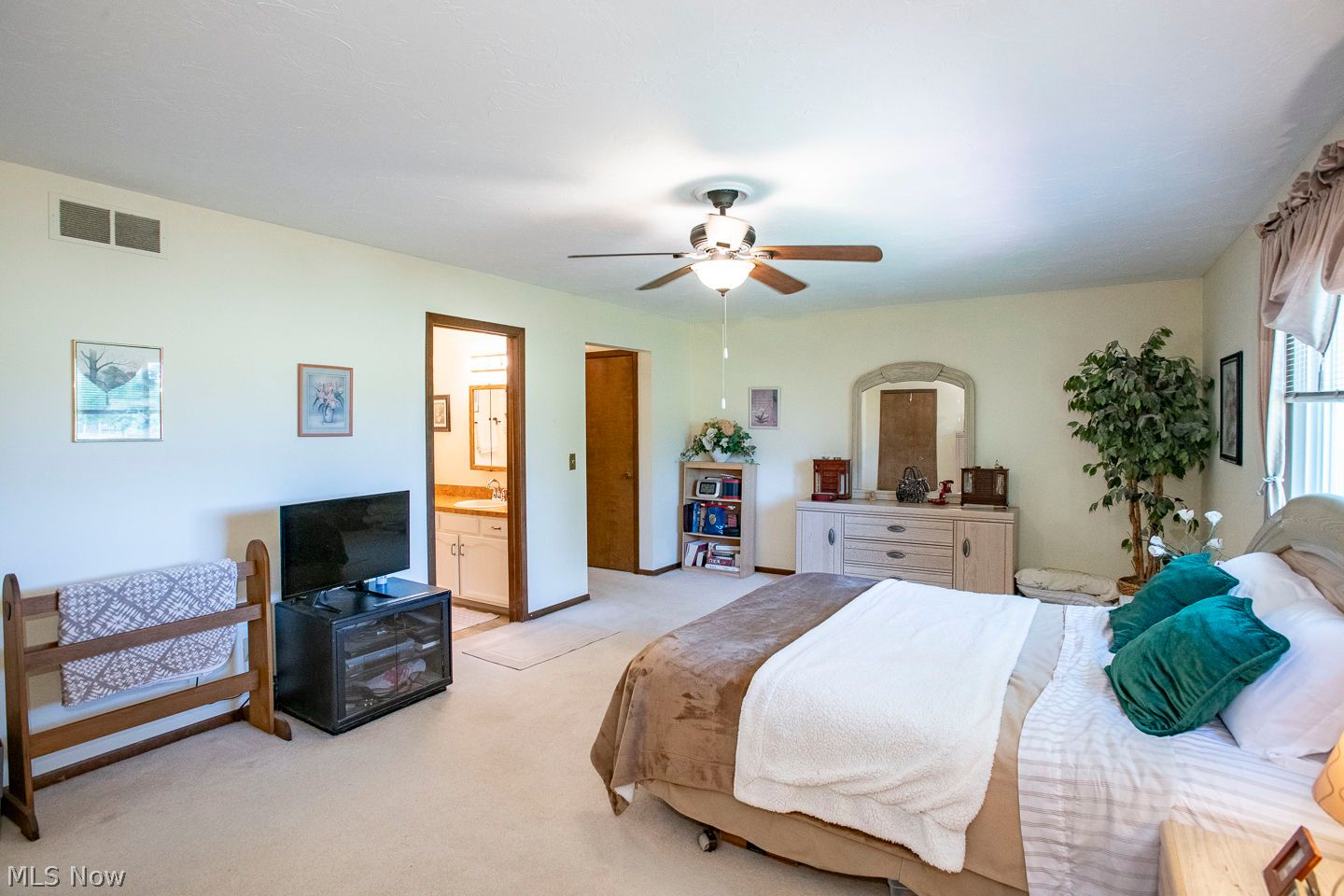 30840 Windy Hollow Lane North Olmsted OH 44070