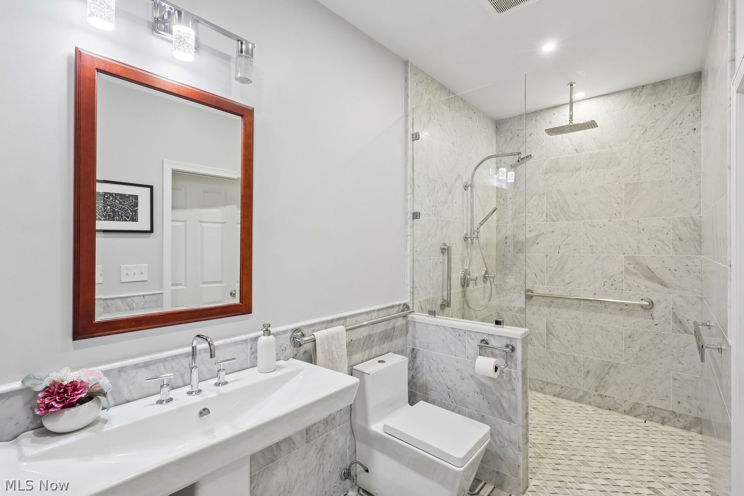 21376 Sydenham Road Shaker Heights OH 44122