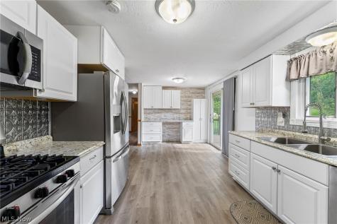 695 S 15th Street Sebring OH 44672